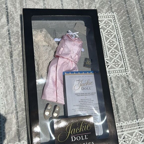 Oleg Cassini Pink Dress with Mantilla Visit to Rome & Vatican Book of Prayers - Picture 17 of 17